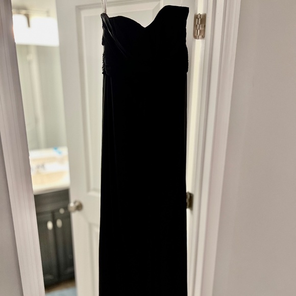 black off the shoulder formal dress Long Prom Dresses, Black Off Shoulder Ev Size:43/10 Hunter Green Zara Black&White Floral Print